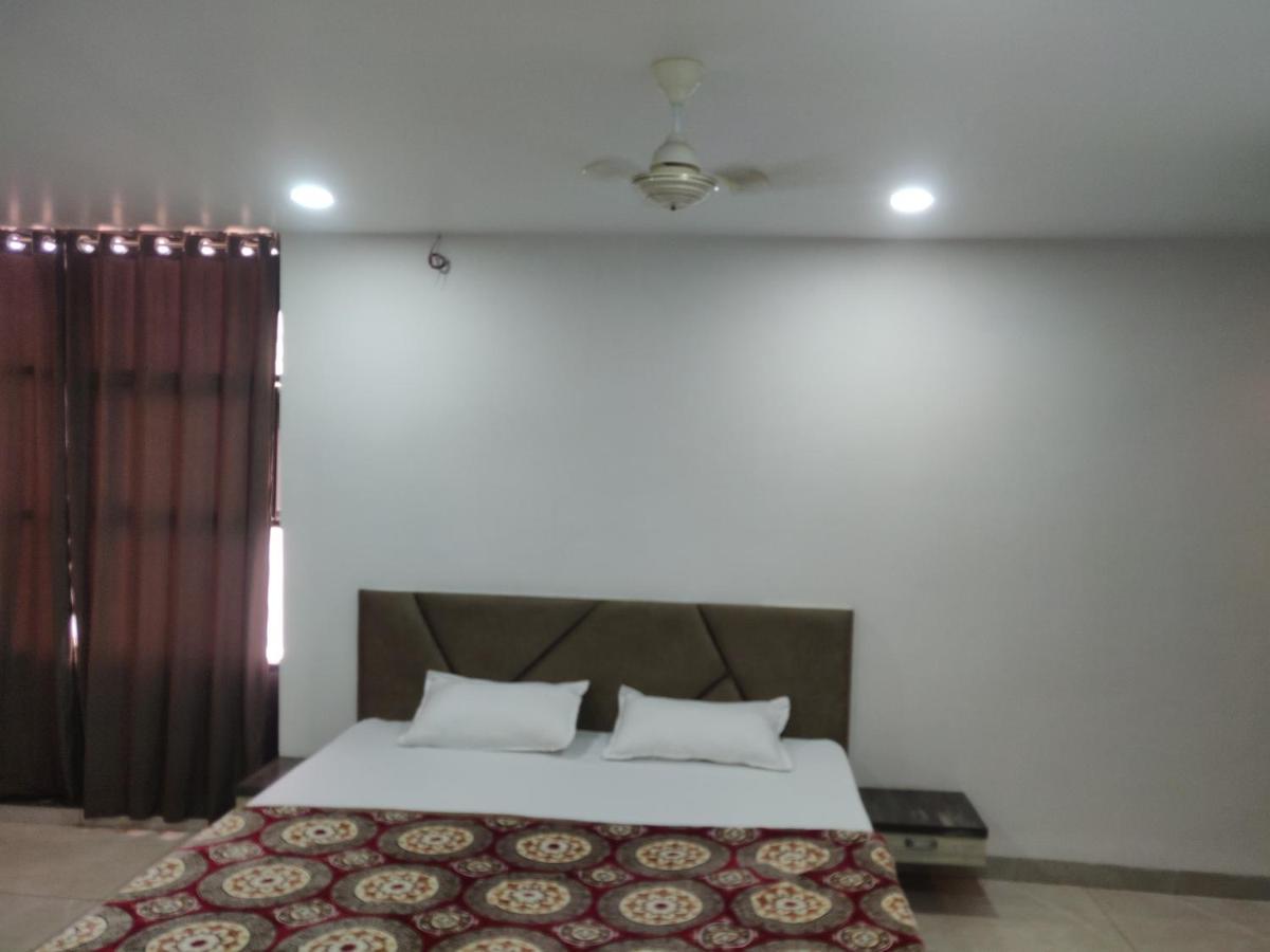 אינדורה Hotel Rb Palace מראה חיצוני תמונה